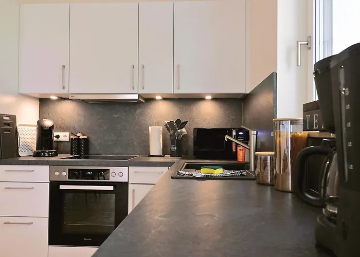 Relaxrefugium Luxus - Kueche, Arbeitsplaetze, Stellplatz & Komfort Fuer Bis 6 Gaeste