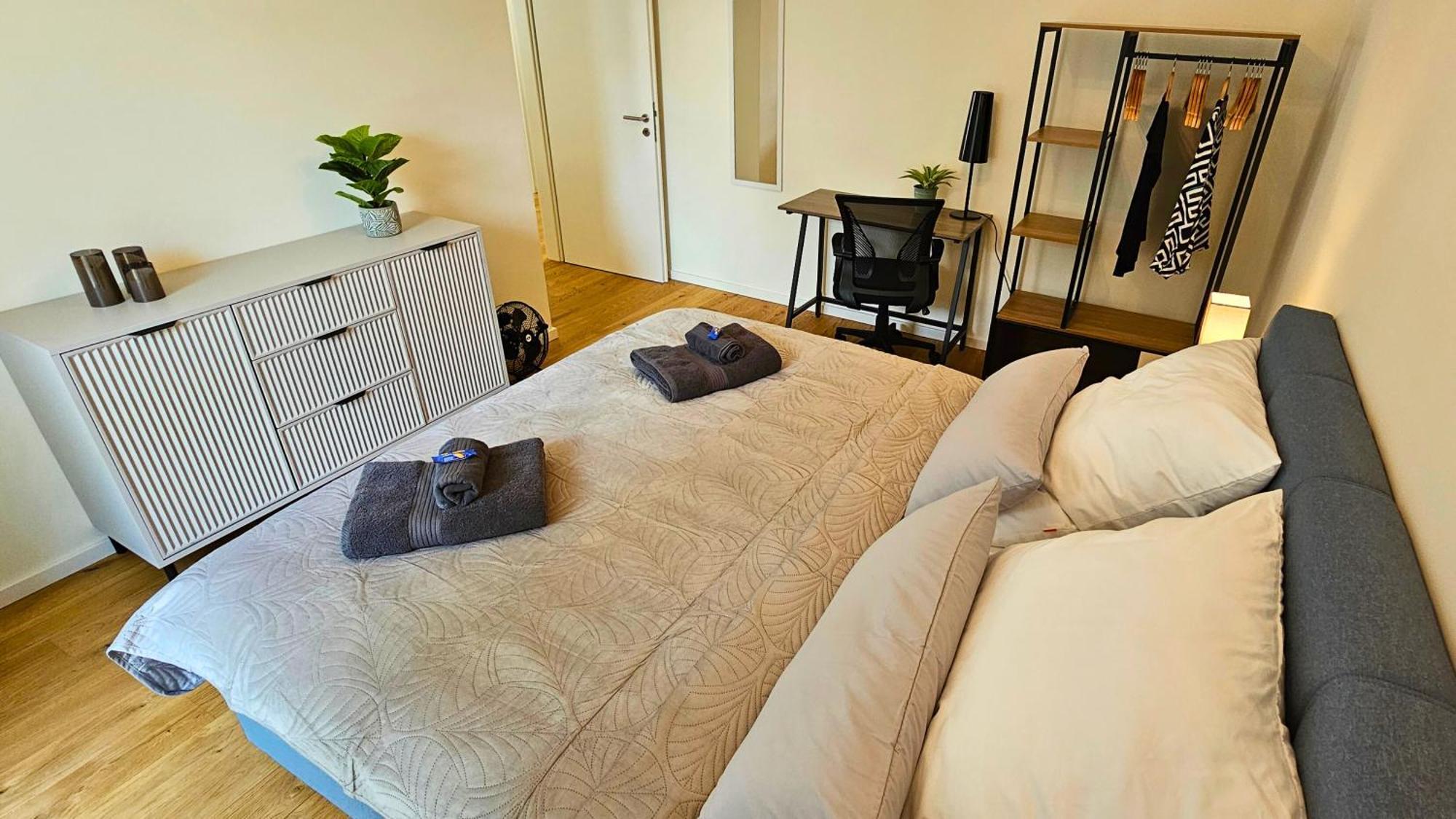 Relaxrefugium Luxus - Kueche, Arbeitsplaetze, Stellplatz & Komfort Fuer Bis 6 Gaeste Koenigs Wusterhausen